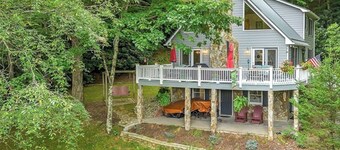 The 19th Hole - 3BR/2BA Near Golf Course w/Hot Tub, WiFi, Fire Pit, Pets