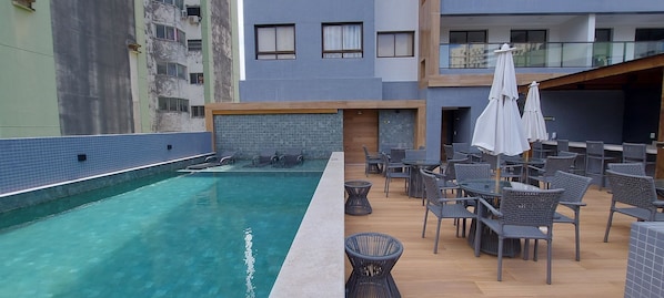 Kolam renang outdoor