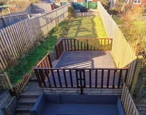 House | Property grounds - Tranquil Three-bedroom House-large Garden-wifi (Swansea)