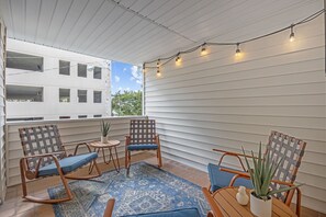 Terrace/patio - Sea Therapy Private Patio Half Block to Sea (Myrtle Beach)