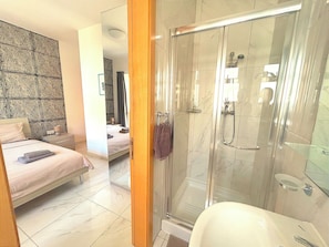 Shower, hair dryer, towels, soap - Romantic Comfort & Subtle Luxury – Delax 2-Bedroom Hideaway in Gozo-Xlendi (Munxar)