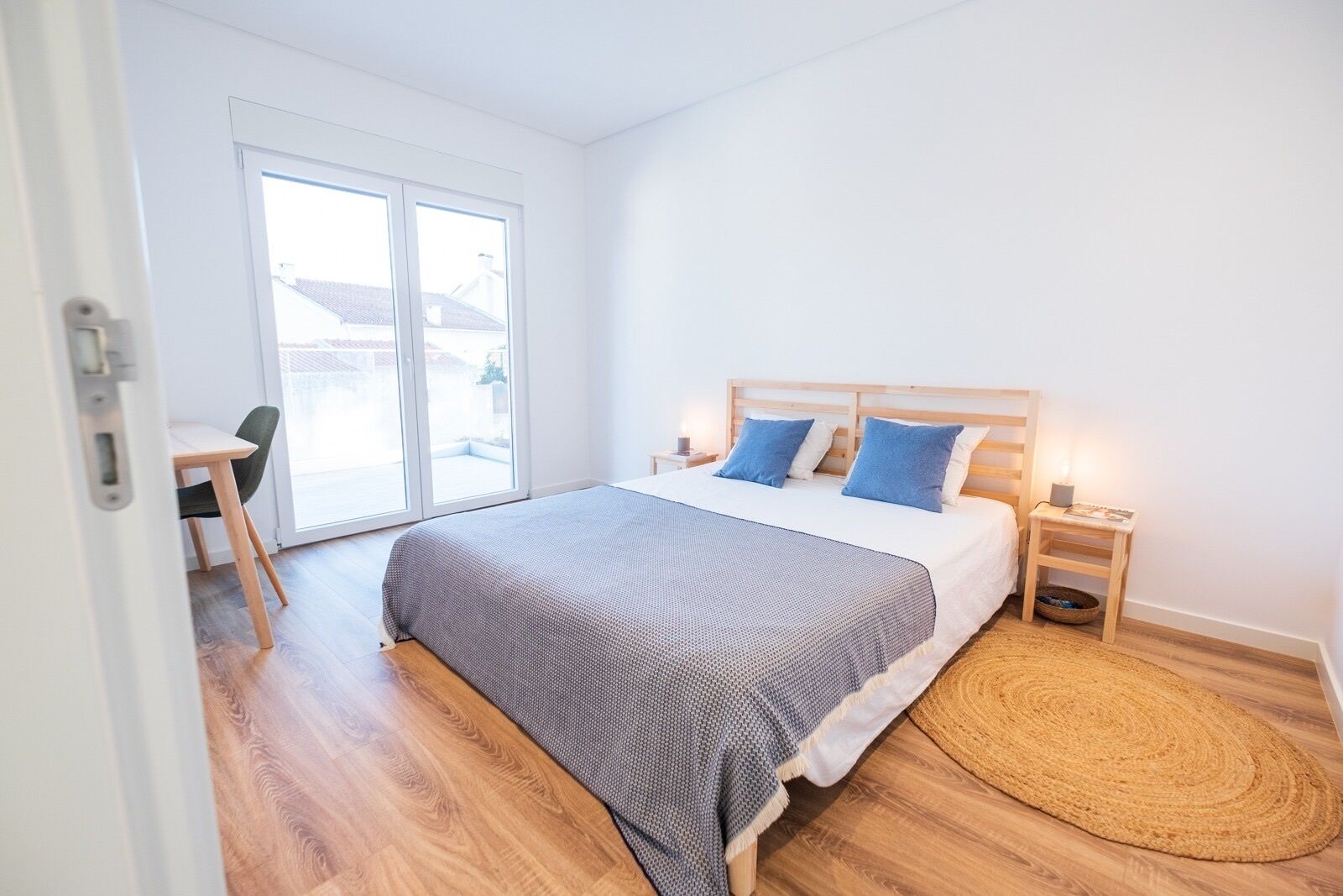 4 quartos, escrivaninha, ferros/tábuas de passar roupa, Wi-Fi