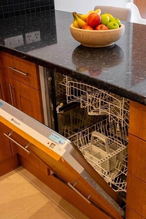 Unclassified image, 3 of 25, button