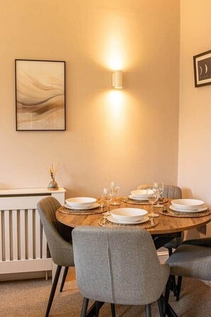 Unclassified image, 2 of 25, button