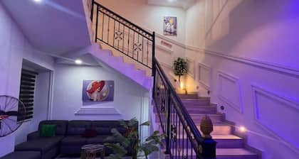 Leons Hotel and Suite