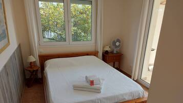 4 chambres, lit parapluie, Wi-Fi gratuit, draps fournis