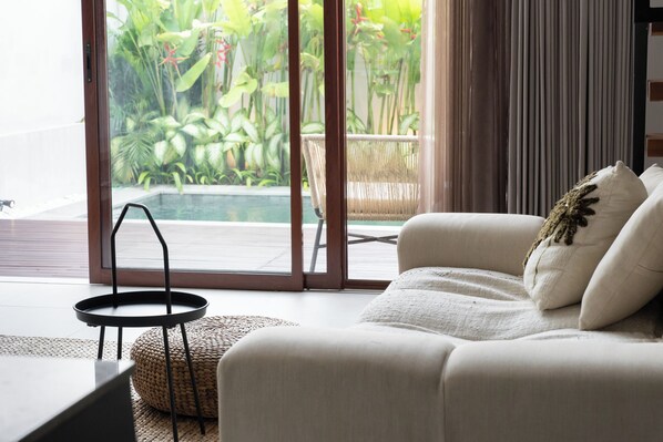 Deluxe Villa, 2 Bedrooms, Kitchen | Living area | 42-inch Smart TV with cable channels - Lulu Villa - 2-bedrooms villa in Canggu (Canggu)