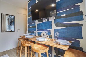 Dining - Charming apartment Center of Paris-Montmartre (Paris)