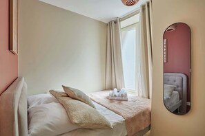 1 bedroom, iron/ironing board, travel cot, WiFi