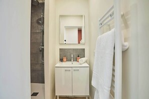 Een douche, een haardroger