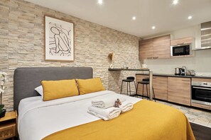 1 bedroom, iron/ironing board, travel crib, WiFi