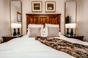 3 sovrum, skrivbord, strykjärn/strykbräda och resesäng