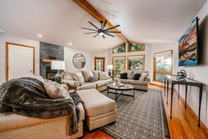 TV, fireplace, offices