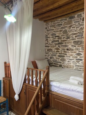 2 chambres, fer et planche à repasser, Wi-Fi gratuit, draps fournis