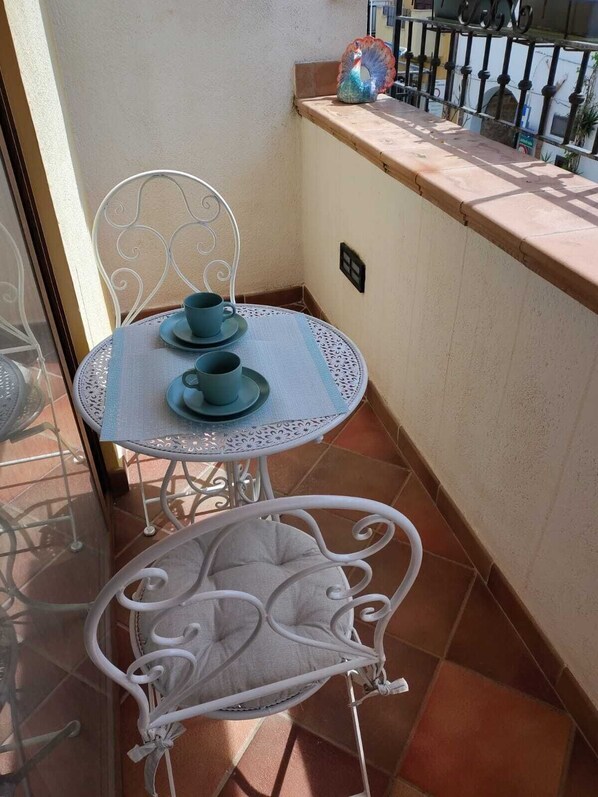 Outdoor dining - Casa Frufa, your apartment by the sea in Terrasini (Terrasini)