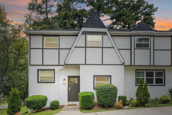 Your Charlotte retreat awaits – stylish, modern, and perfectly located!