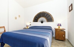 2 bedrooms, bed sheets