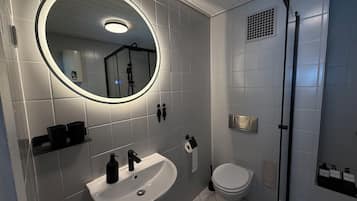 Dusche, Handtücher, Seife, Toilettenpapier