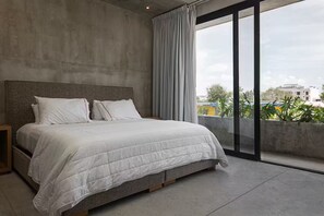 7 bedrooms, in-room safe, WiFi, bed sheets