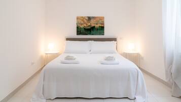 2 bedrooms, iron/ironing board, travel cot, free WiFi