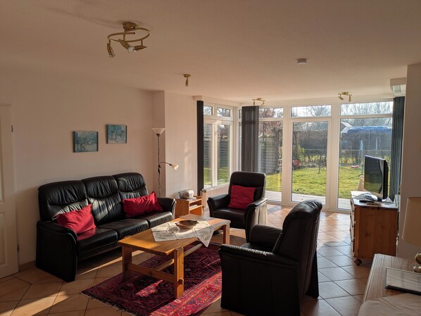 TV, table tennis, books, stereo