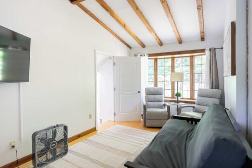 Spacious Two Bedroom Apartment