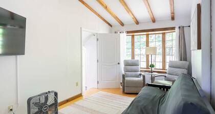 Spacious Two Bedroom Apartment