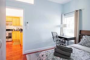 2 bedrooms, desk, iron/ironing board, travel crib - Spacious Two Bedroom Apartment (Wayland)