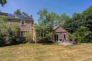 Exterior - Spacious Two Bedroom Apartment (Wayland)