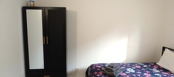 Comfortable 3 Bed Apt in Quiet Neighborhood