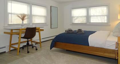 Cozy 3 Bed Apt in Quiet Neighborhood