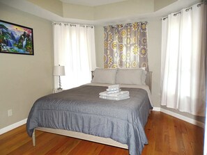 2 bedrooms, WiFi, bed sheets - Beautiful 2 Bed Apt, Minutes from Encore (Everett)