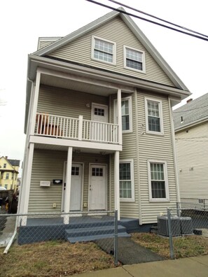 Exterior - Beautiful 2 Bed Apt, Minutes from Encore (Everett)