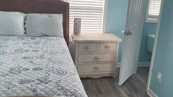 3 bedrooms, in-room safe, iron/ironing board, free WiFi
