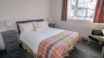 2 habitaciones, decoración personalizada y muebles diferentes