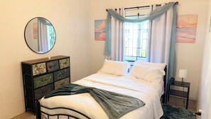 5 bedrooms, iron/ironing board, free WiFi, bed sheets - Oceanfront 5BDR on beautiful Long Bay Beach in Portland,JA (Long Bay)