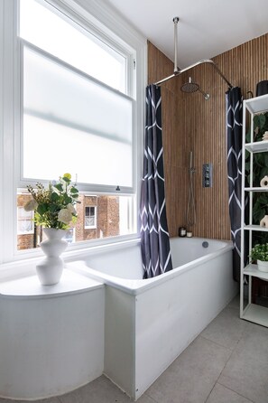 ซิตี้อพาร์ทเมนท์, 2 ห้องนอน, ปลอดบุหรี่ | ห้องน้ำ