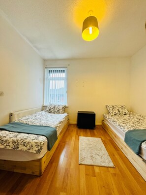 House - Gateshead Gem - Modern 3 Bedroom House (Gateshead)