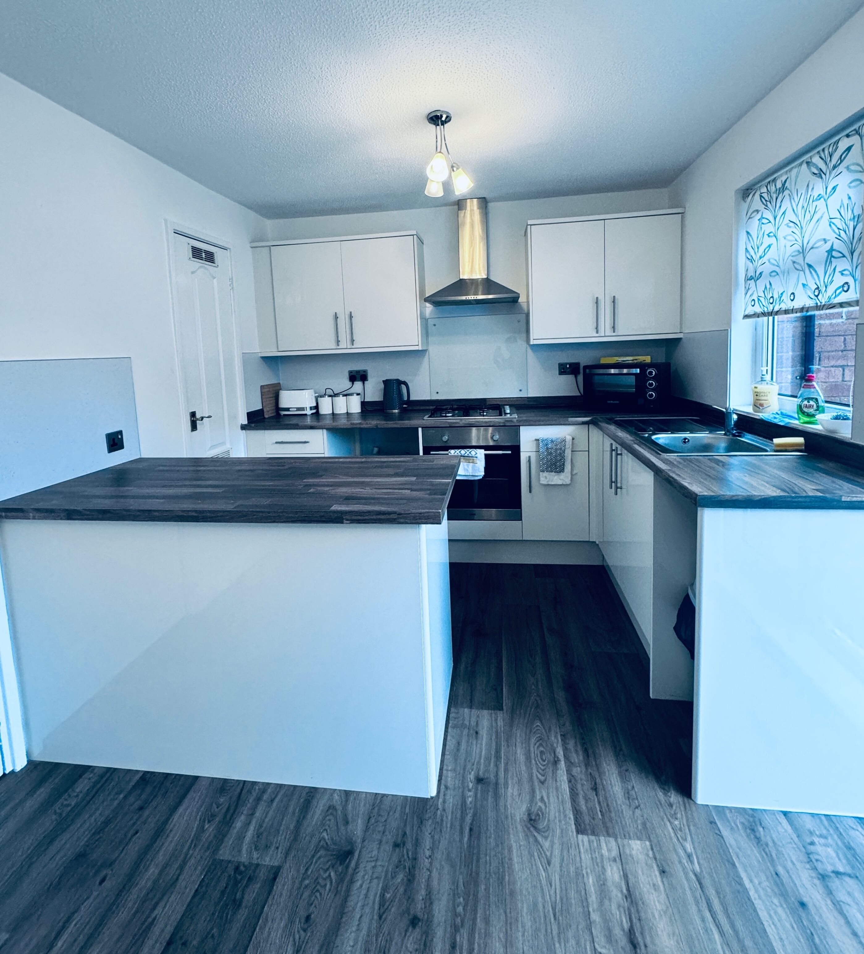 Refrigerador, microondas, horno, placa de cocina