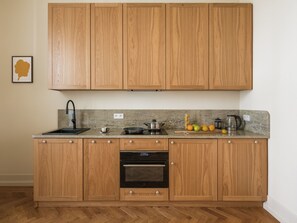 Refrigerador, microondas, parrilla de estufa y lavavajillas