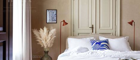 2 slaapkamers, een bureau, een strijkplank/strijkijzer, gratis wifi