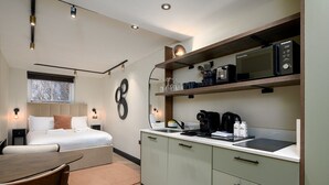 Unclassified image, 4 of 13, button - GuestReady - Chic studio in Euston (London)