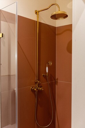 Hair dryer, towels