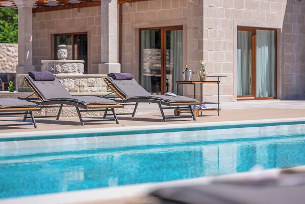 Opvarmet pool