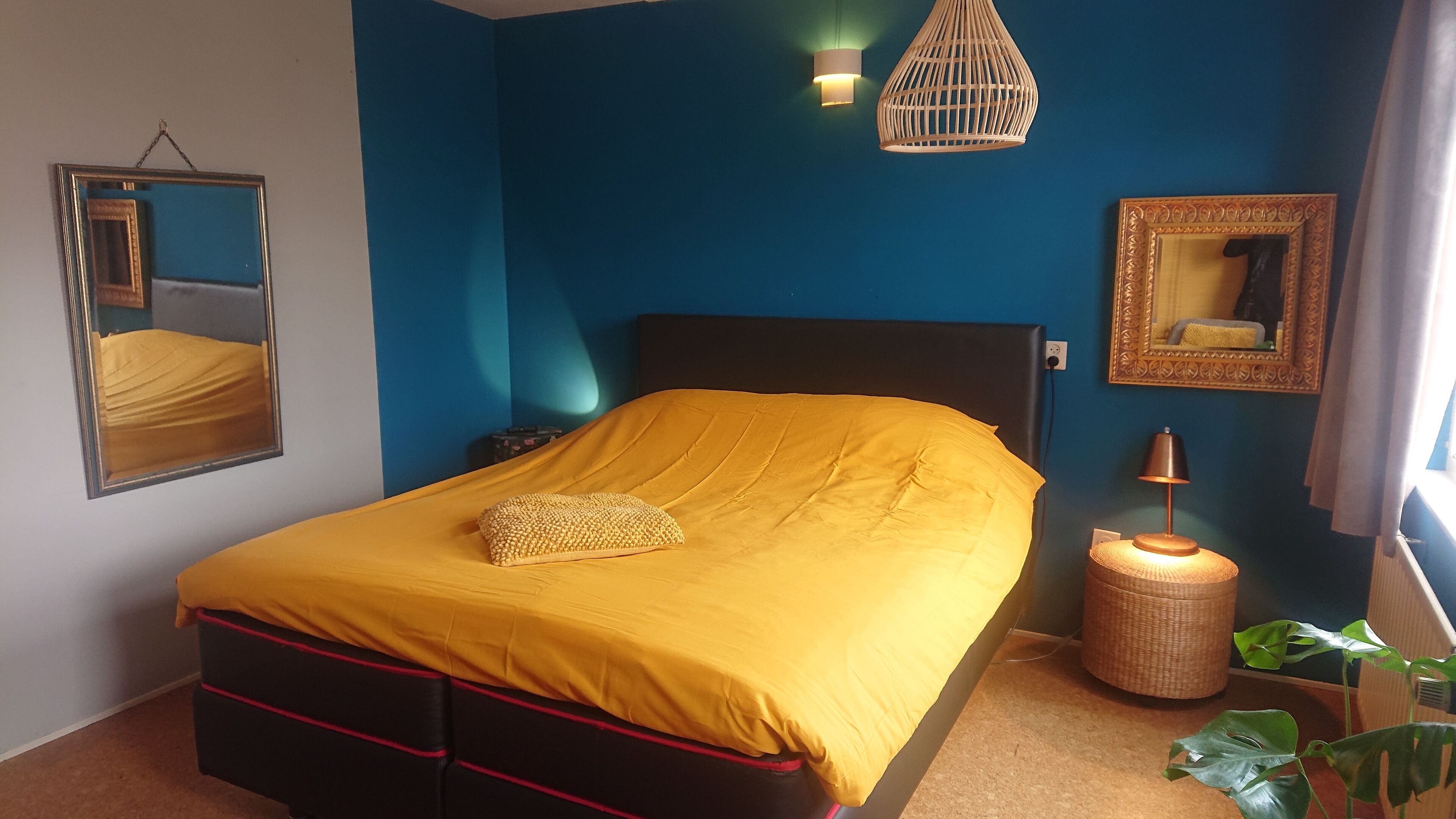 2 عدّة غرف نوم ومكواة/لوح كي وواي فاي وملاءات أسرّة