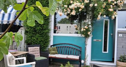 Comfortable home close to train station and Amsterdam