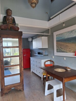 Dining - Comfortable home close to train station and Amsterdam (Almere)