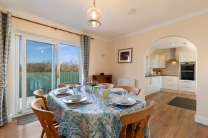 Dining - Honeyfield Lodge - Spacious Cottage, Rural Views (Saundersfoot)