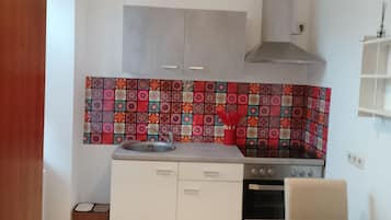 Kühlschrank, Mikrowelle, Ofen
