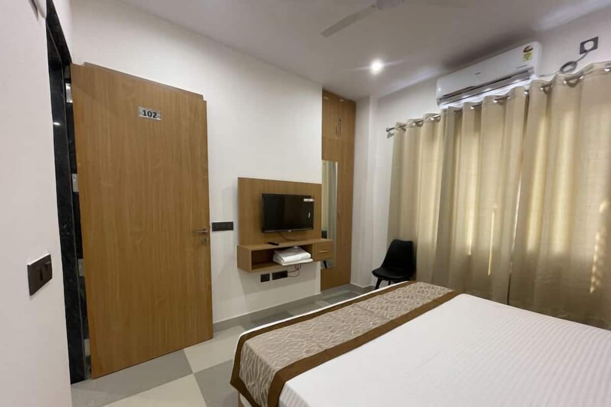 Deluxe Double Room | 1 bedroom, free WiFi